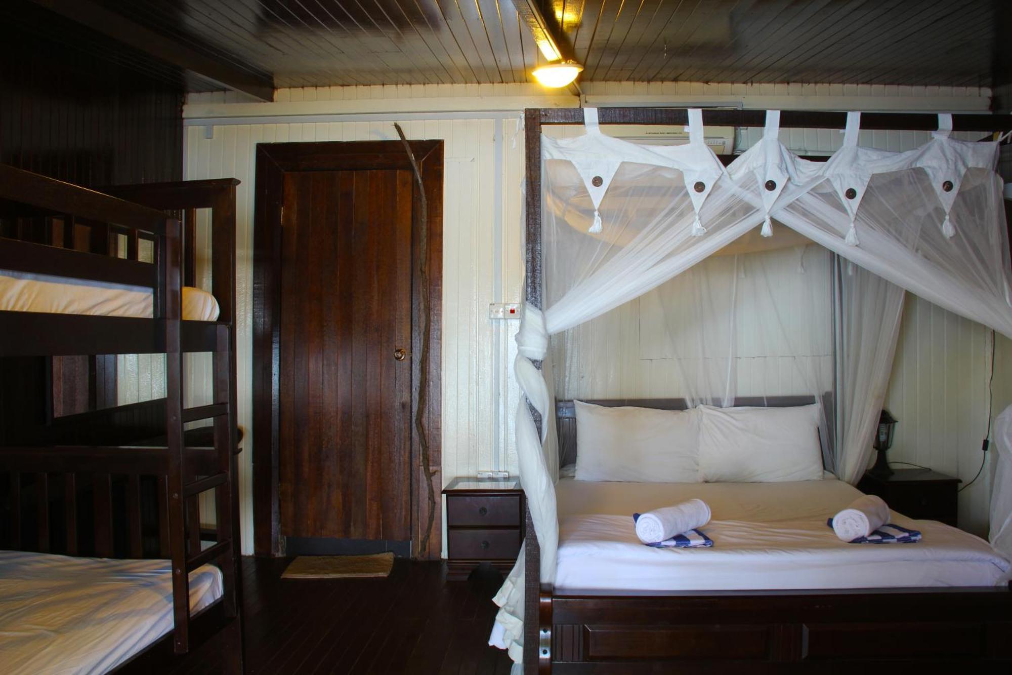 Melina Beach Resort Kampung Genting Zimmer foto